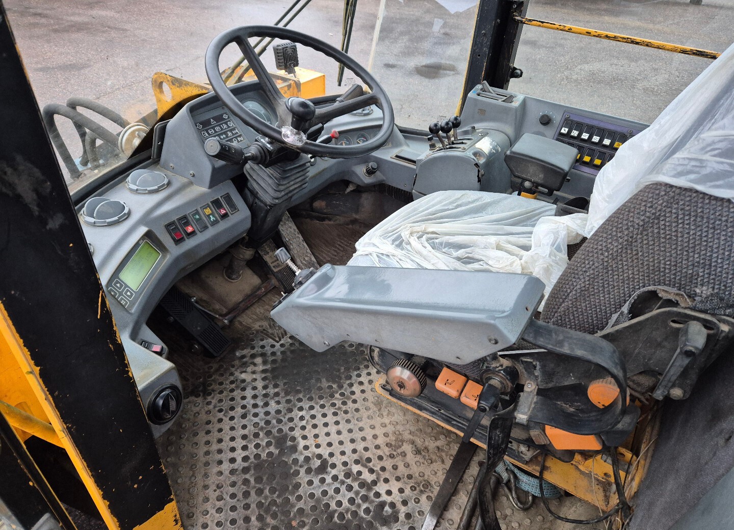 Myyd��n Volvo L120C py�r�kuormaaja